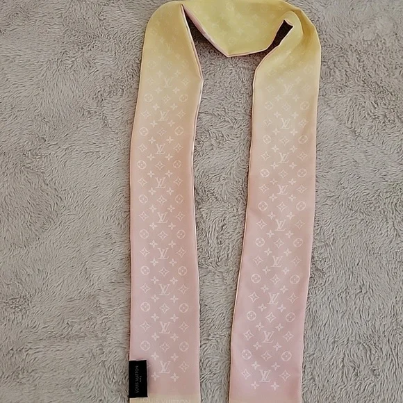 Louis Vuitton Monogram Gradient By The Pool Bandeau M76780 - Picture 6 of 15